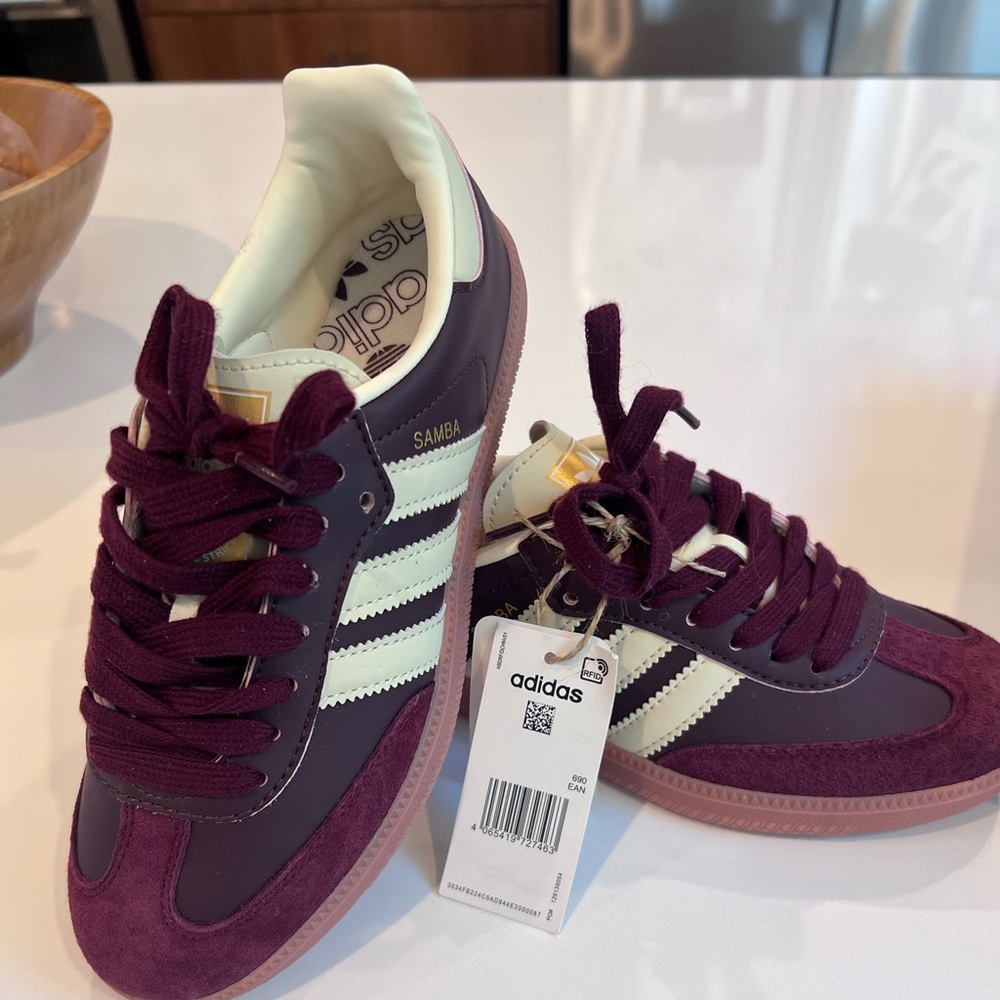 SAMBA nwt Never worn